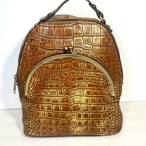 Montioni Backpack
Distressed Vintage Croc by Patricia Nash